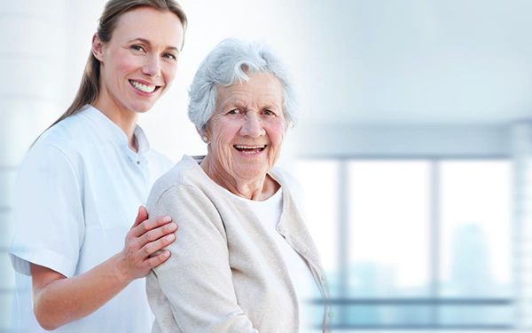 Cinco cuidados essenciais para o paciente com Alzheimer